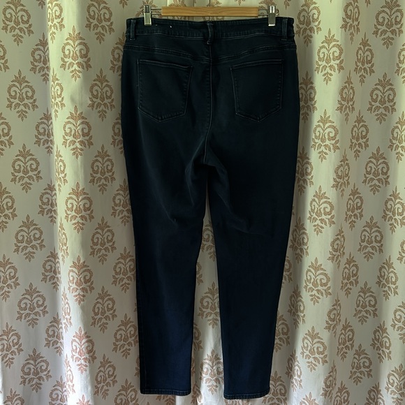 Chico’s the Platinum JEGGING 12 - Picture 2 of 10